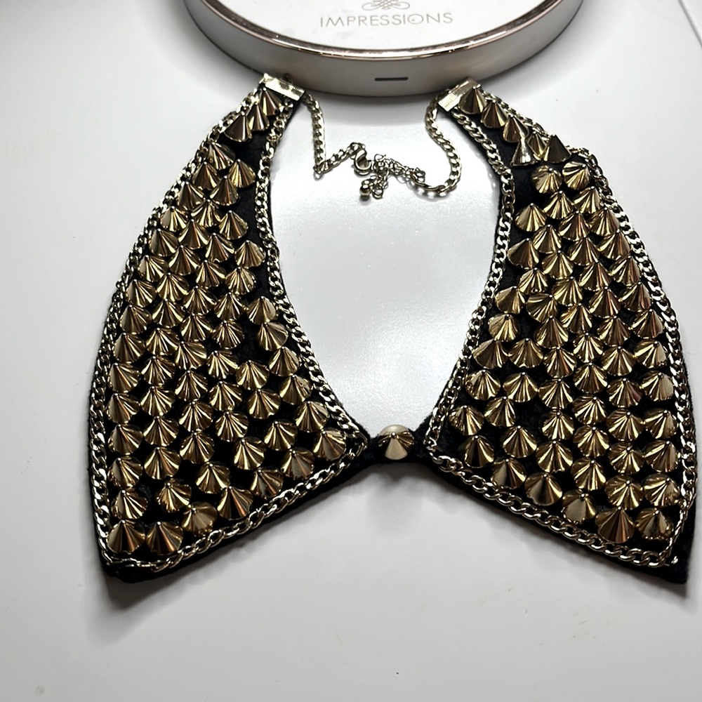 No brand choker